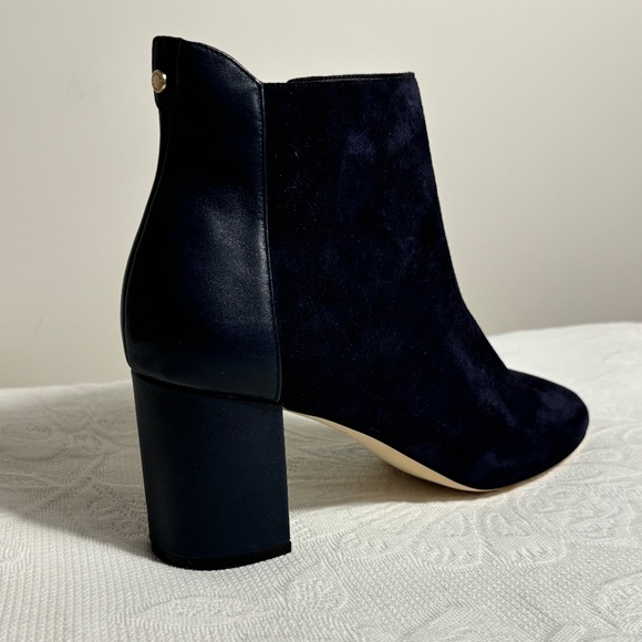 COLE HAAN NAVY SUEDE / LEATHER ANKLE BOOT SIZE 9 1/2B - Picture 4 of 8